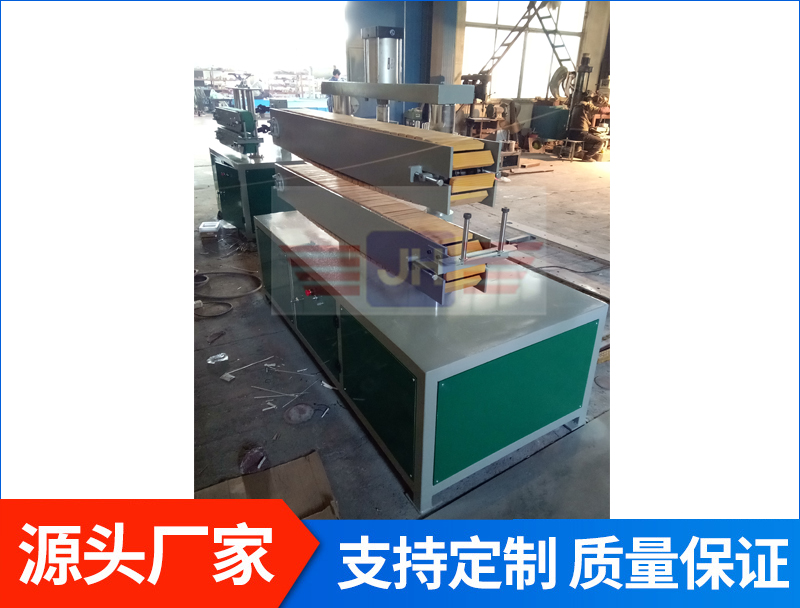 塑料管材牽引機